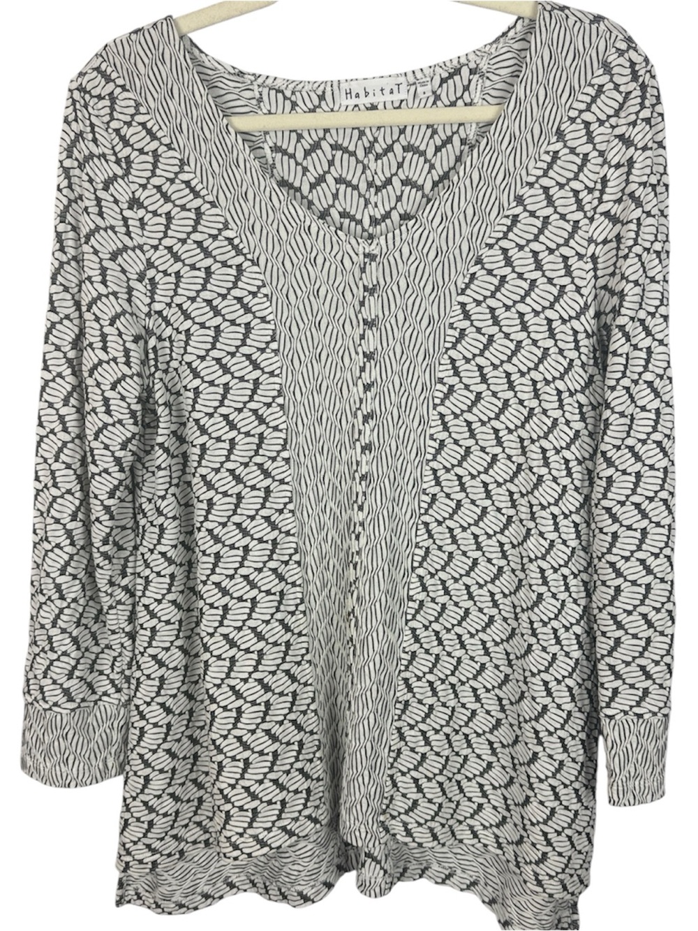 HabitaT Geometric Mixed Pattern V-Neck Tunic Top Small Black White